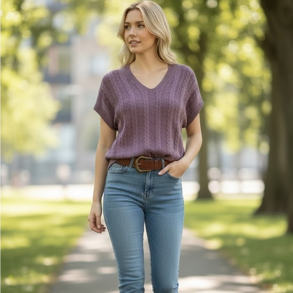 Cobblestone Sweaters - NWT Cobblestone Purple Cable Knit V-Neck Sweater Vest Size Large Made in Italy